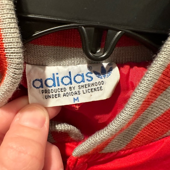 VINTAGE adidas jacket - Picture 4 of 8